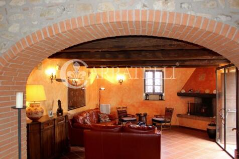 Casale in pietra con