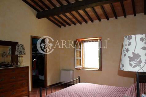 Casale in pietra con