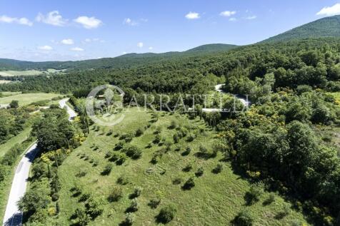Casale sulle colline