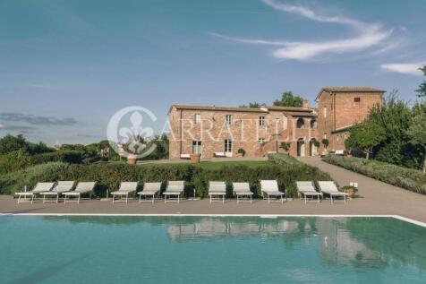 Casale con piscina a