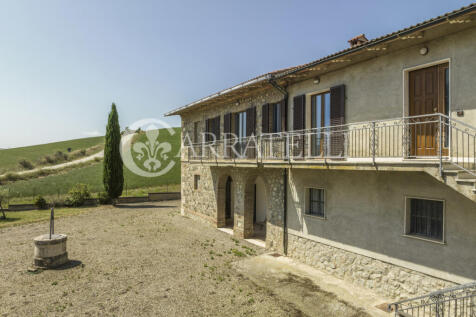 Casale con annessi i