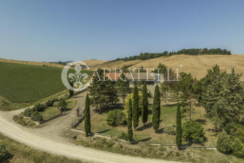 Casale con annessi i