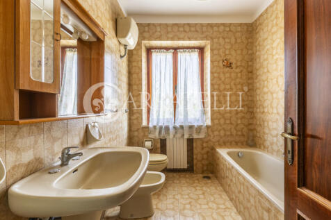 Casale con annessi i