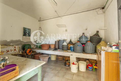 Casale con annessi i