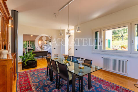 Moderna villa con pi