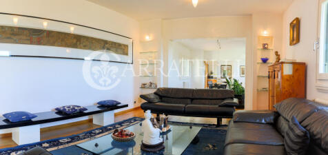 Moderna villa con pi