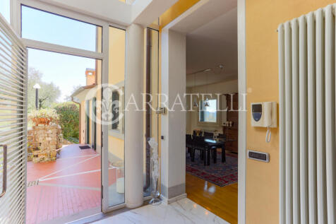 Moderna villa con pi