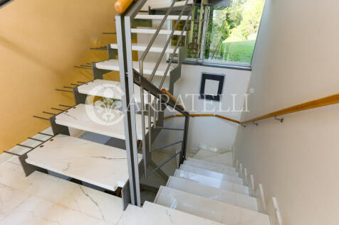 Moderna villa con pi