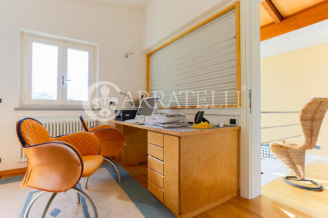 Moderna villa con pi