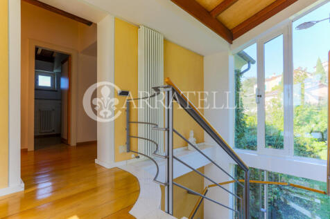 Moderna villa con pi