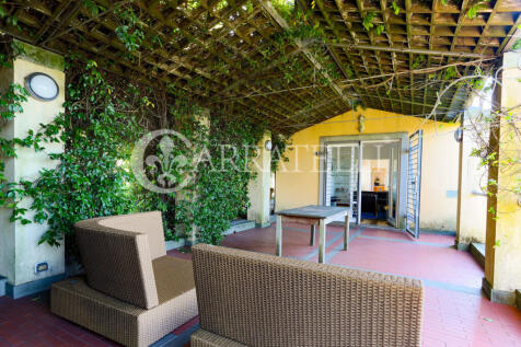 Moderna villa con pi