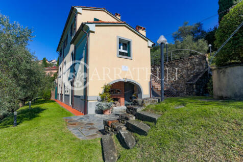 Moderna villa con pi
