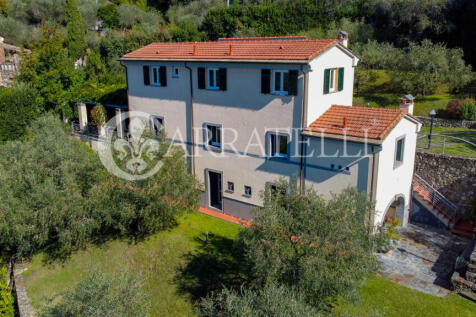 Moderna villa con pi
