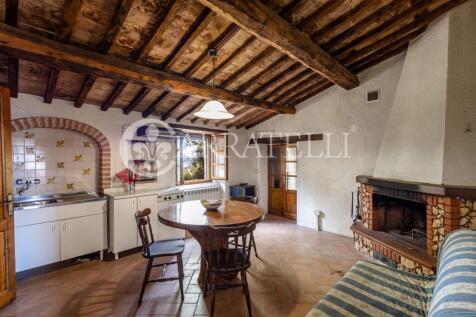 Casale in pietra con