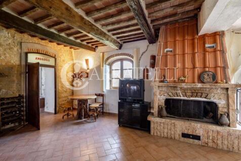 Casale in pietra con