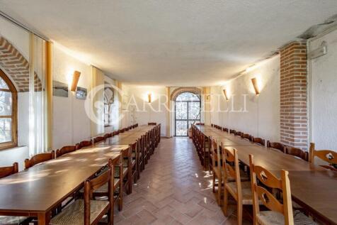 Casale in pietra con