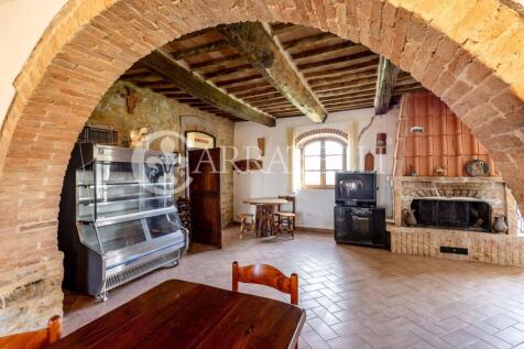 Casale in pietra con