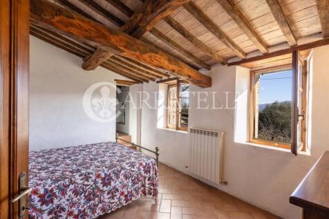 Casale in pietra con