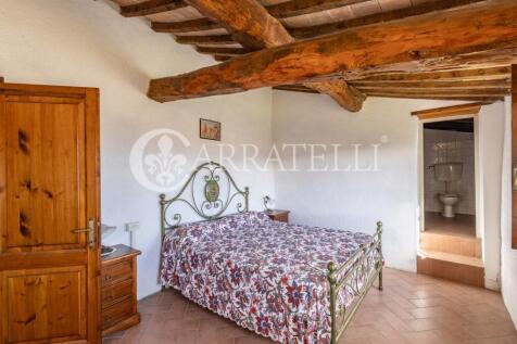 Casale in pietra con