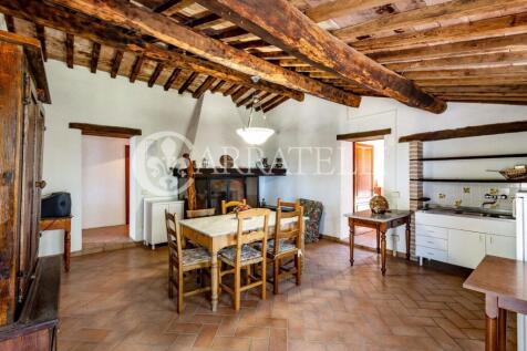 Casale in pietra con