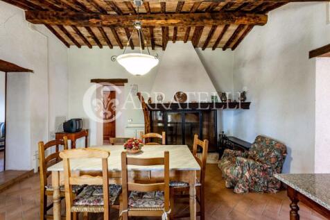 Casale in pietra con