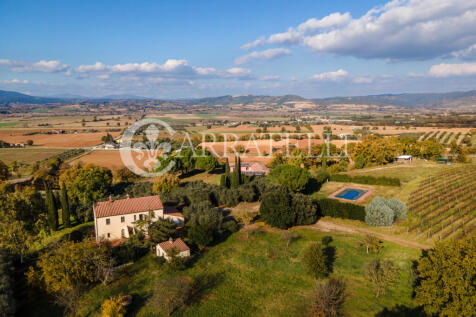 Casale da sogno tra 