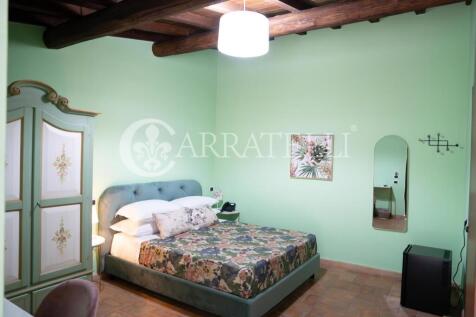 Casale con parco e p