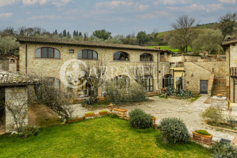 Todi stupenda propri