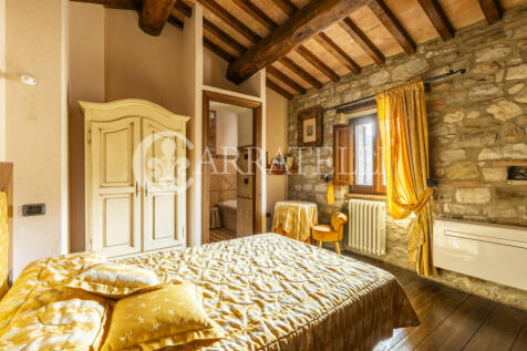 Todi stupenda propri