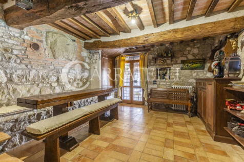 Todi stupenda propri
