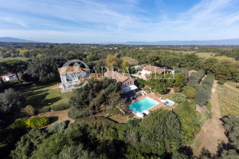 Tenuta con piscina e