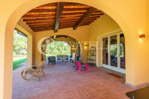 Tenuta con piscina e