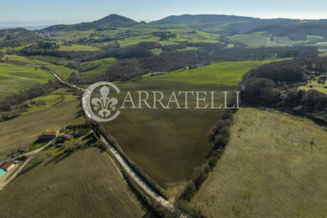 Rudere con capannoni