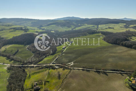 Rudere con capannoni