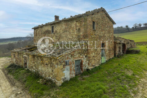 Rudere con capannoni