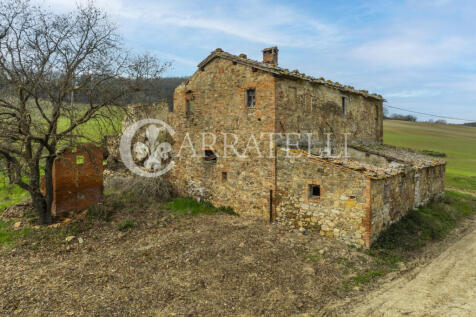 Rudere con capannoni
