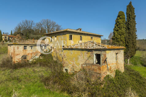 Rudere con annessi t