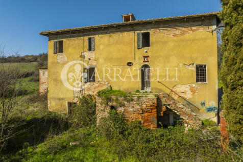 Rudere con annessi t