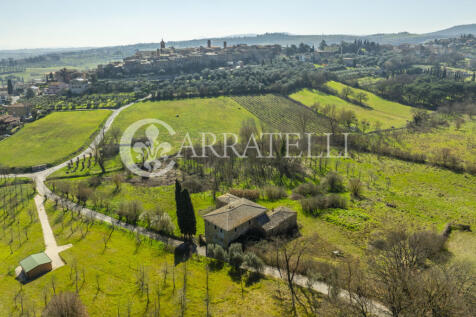 Rudere con annessi t