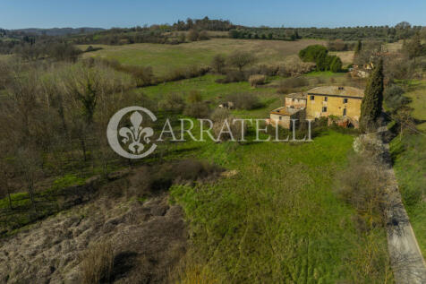 Rudere con annessi t