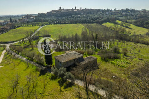Rudere con annessi t