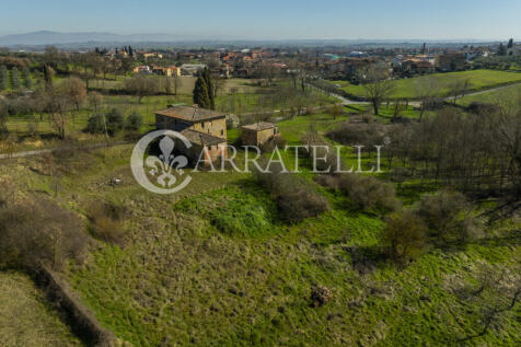 Rudere con annessi t