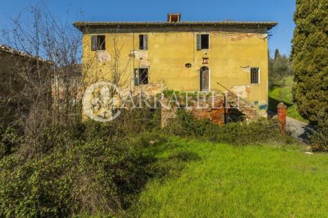 Rudere con annessi t