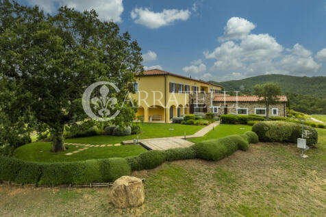 Casale con terreno e