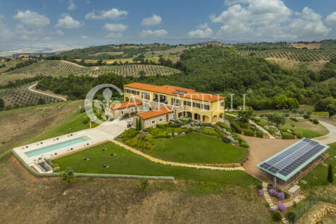 Casale con terreno e