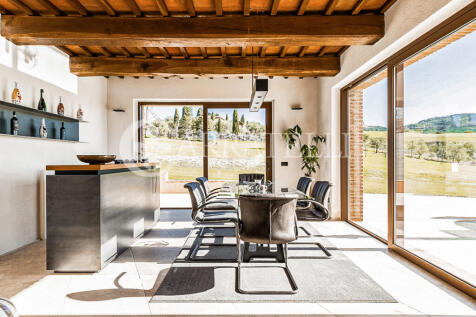 Villa con piscina ne