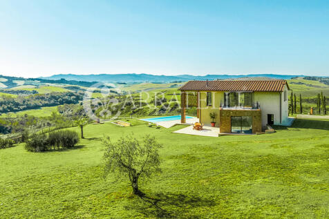 Villa con piscina ne