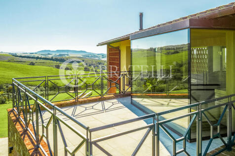 Villa con piscina ne