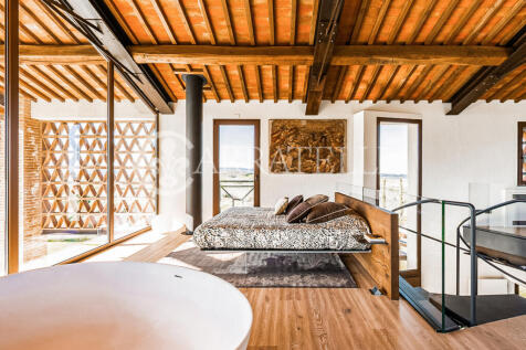 Villa con piscina ne