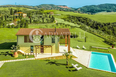 Villa con piscina ne